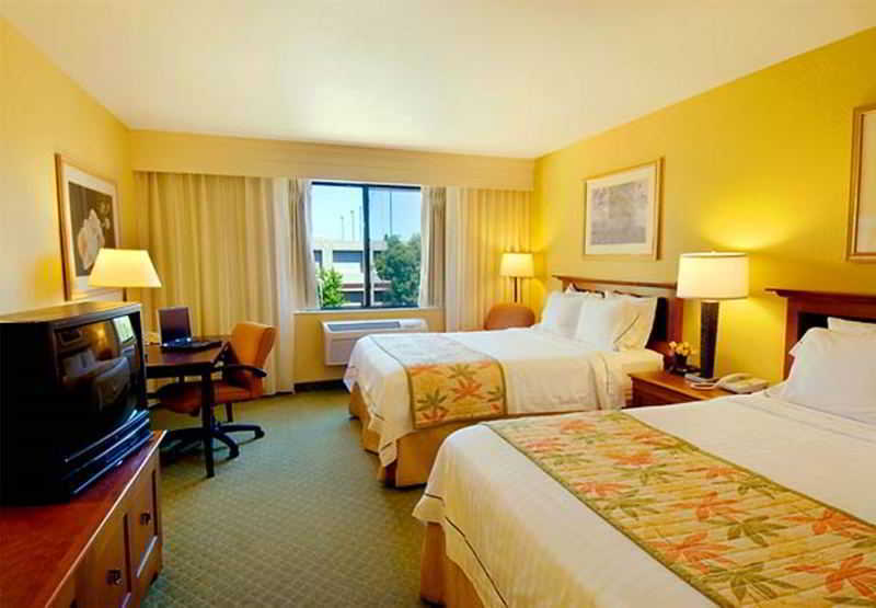 Courtyard By Marriott Midtown