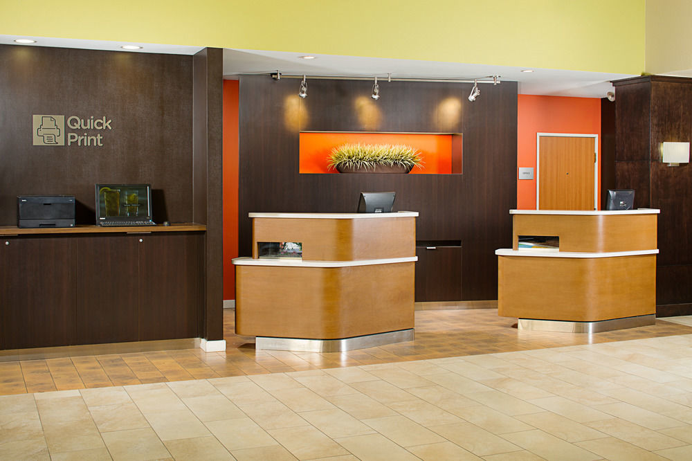 Courtyard By Marriott Midtown Hotel