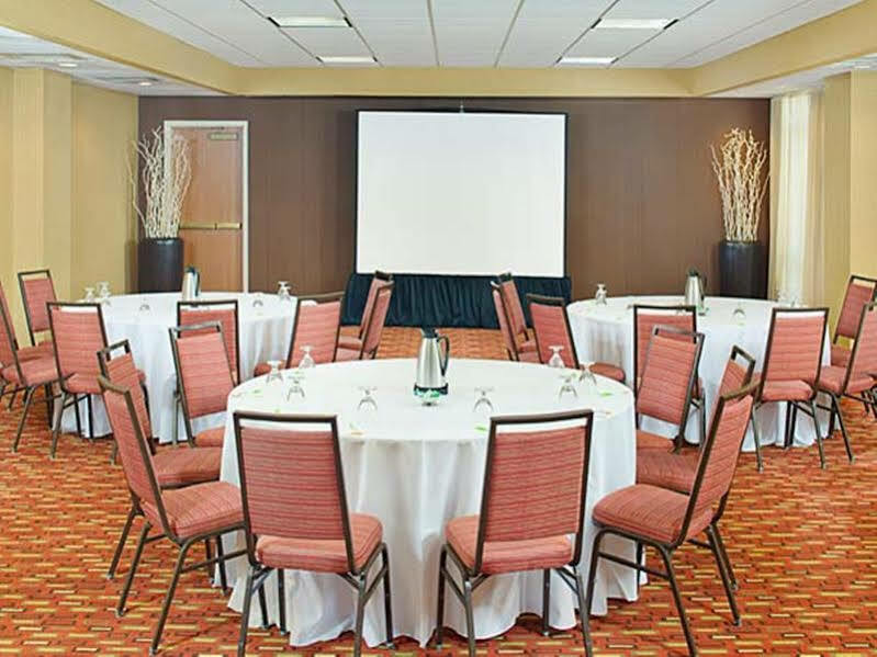 Courtyard By Marriott Midtown Hotel 3*