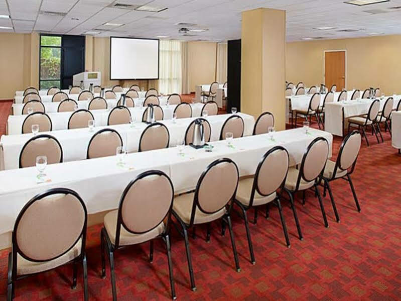 Hotel Courtyard By Marriott Midtown 3*