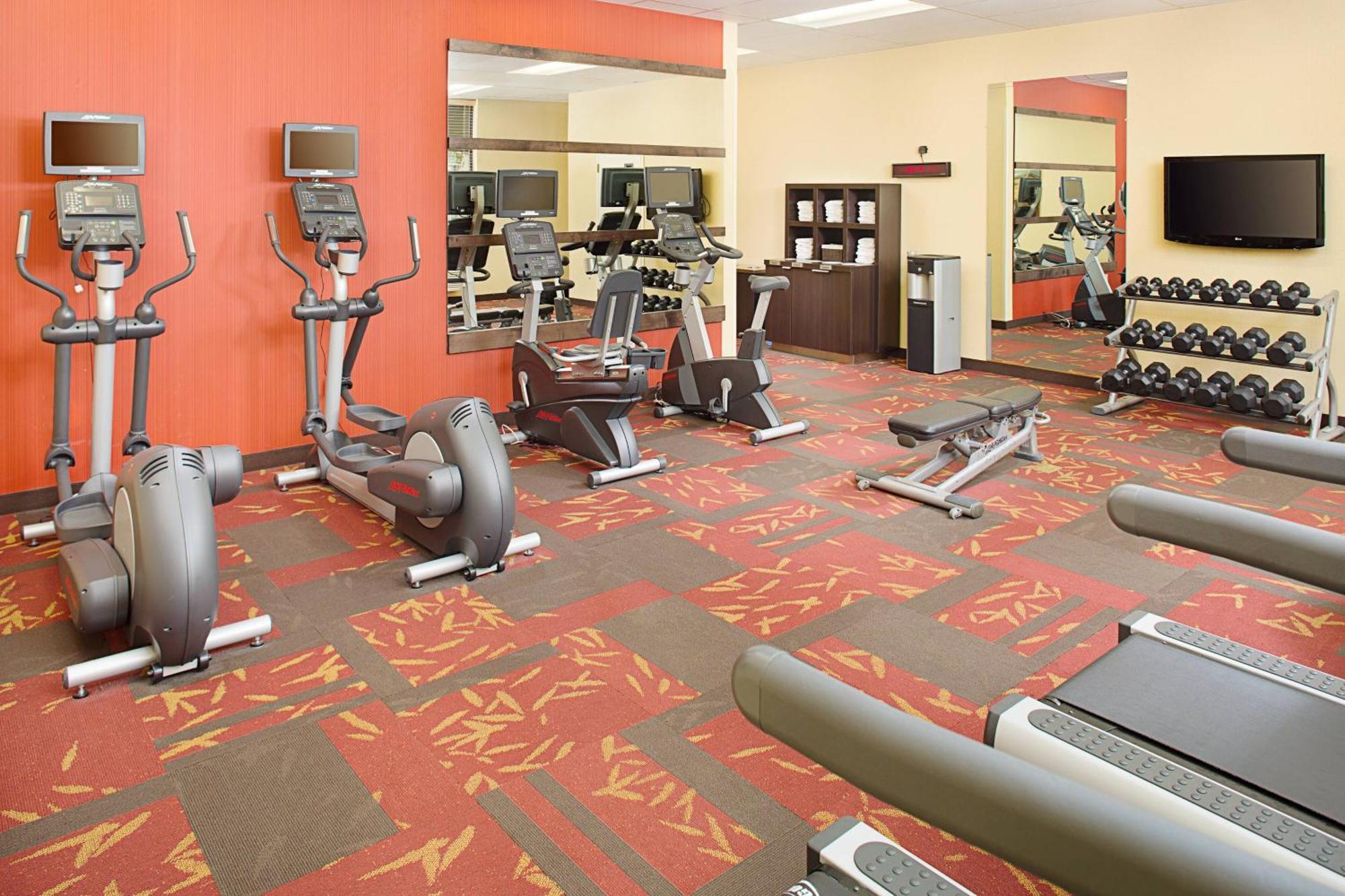 Courtyard By Marriott Midtown 3*