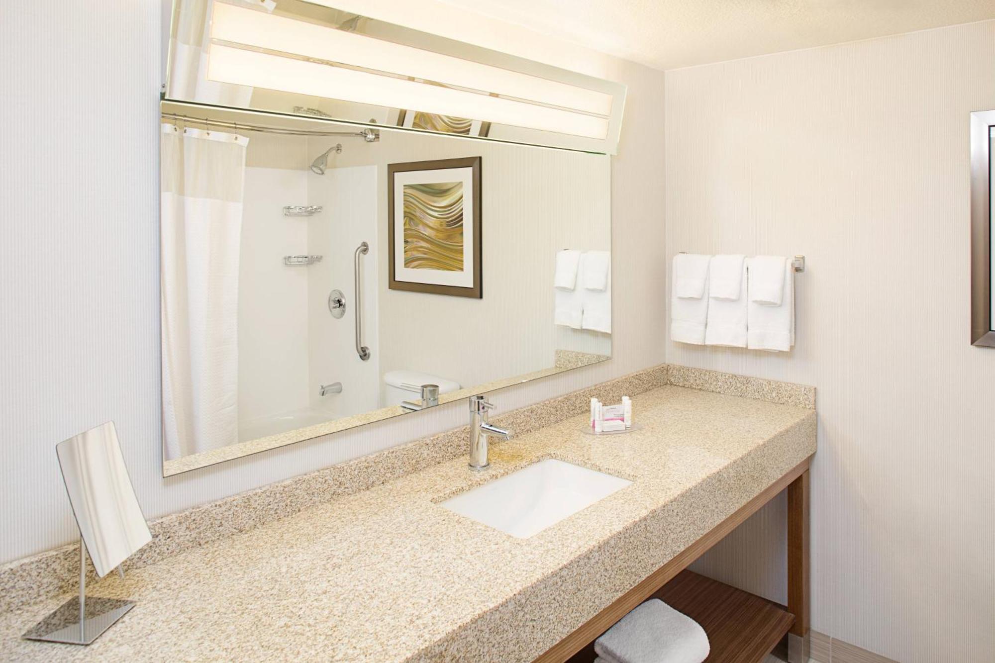 Courtyard By Marriott Midtown Hotel Sacramento