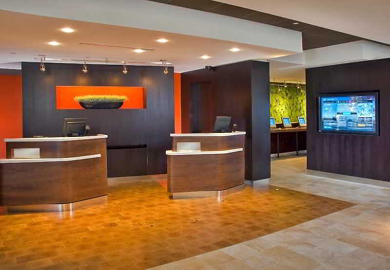 Courtyard By Marriott Midtown